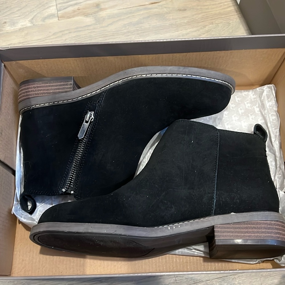Ladies Crown Vintage booties
